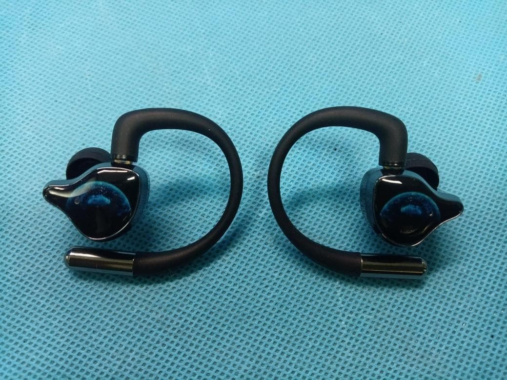 HTC Wireless Earphones 81 - FCC ID 2BHJR-NE81 - Shenzhen xiaoxiang supply chain technology co., ltd