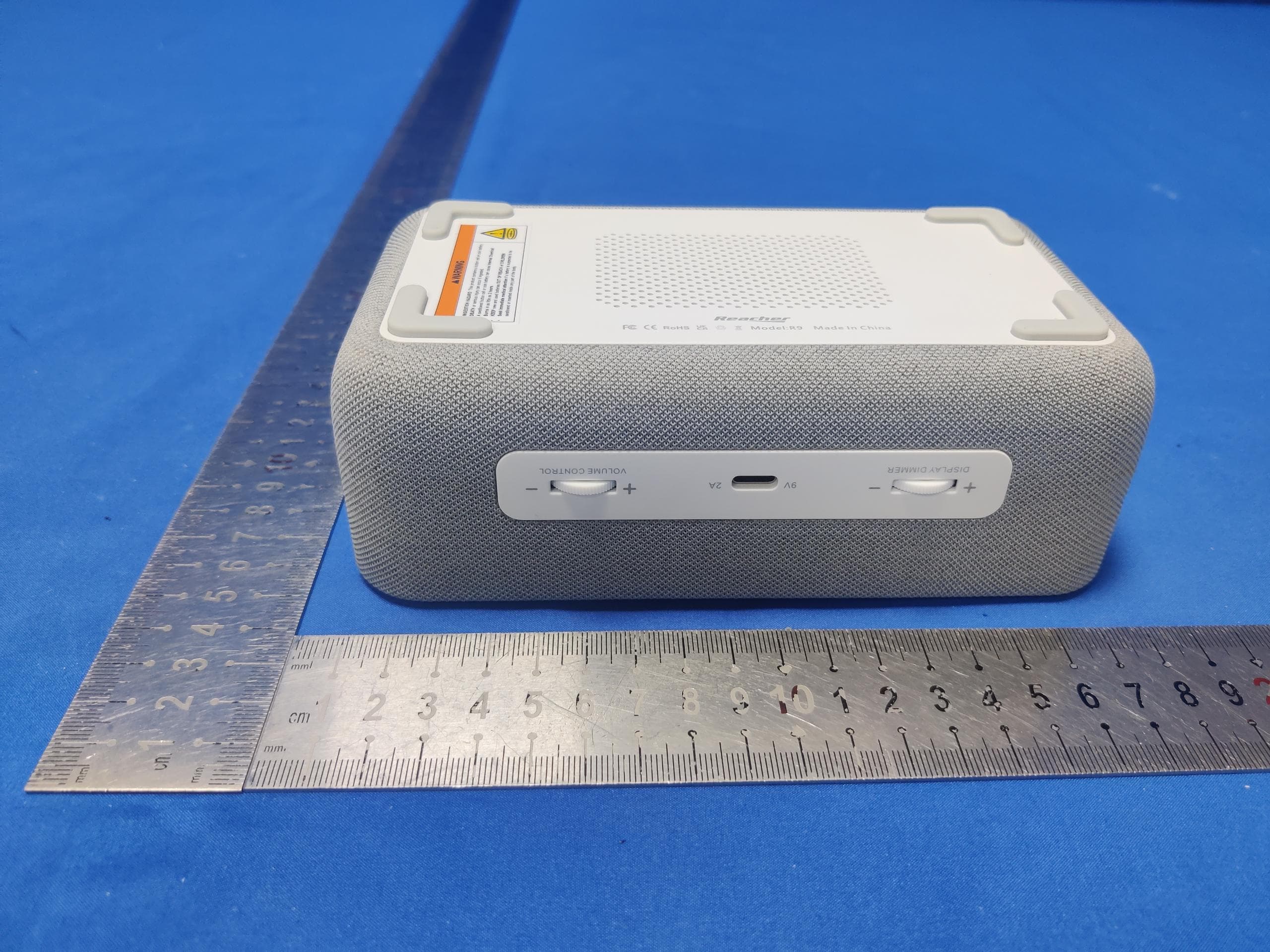 Wireless Charging Sound Machine - FCC ID 2BHLT-R9 - KERCHAN TECHNOLOGY GROUP LIMITED (3)