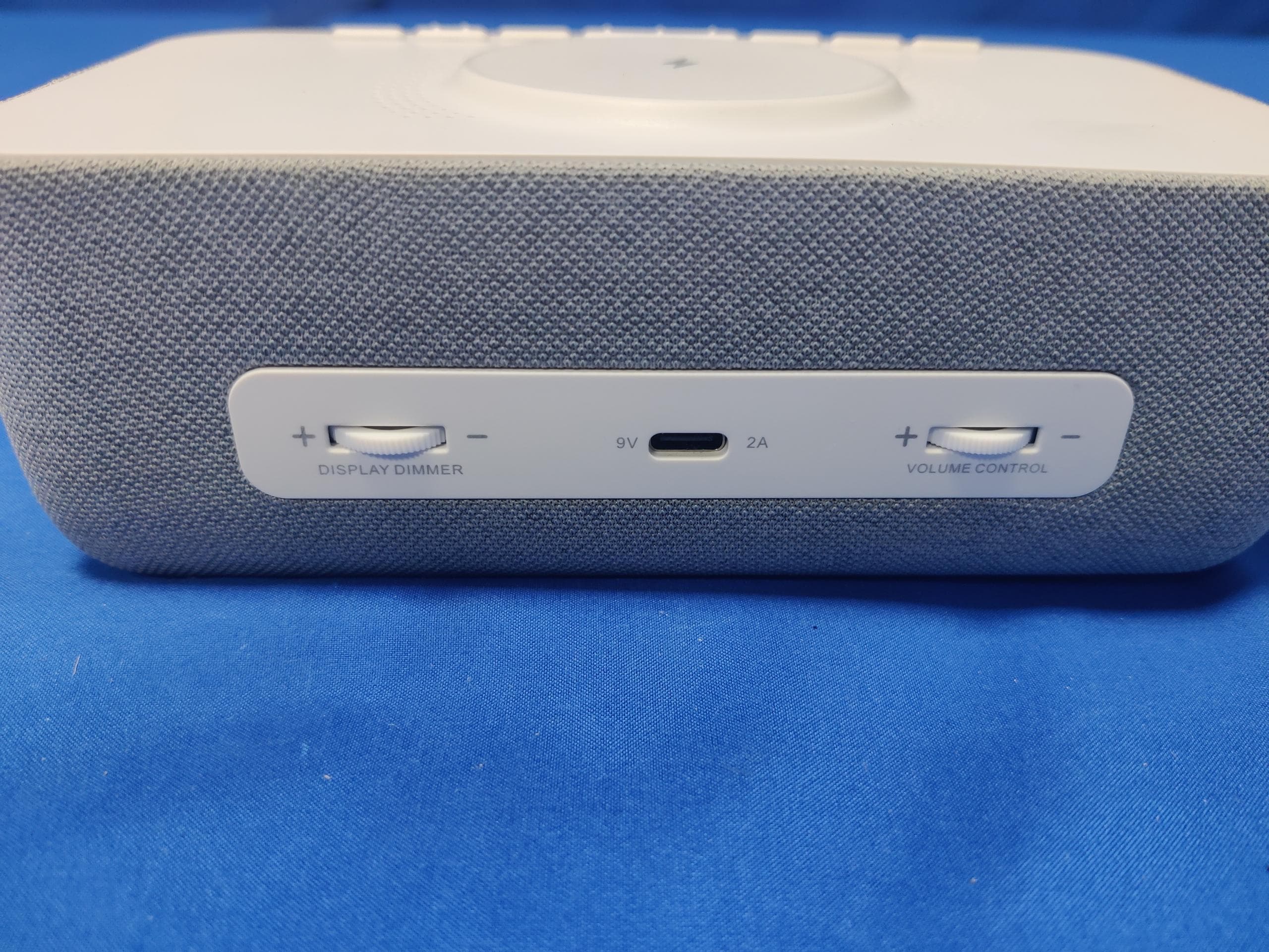 Wireless Charging Sound Machine - FCC ID 2BHLT-R9 - KERCHAN TECHNOLOGY GROUP LIMITED