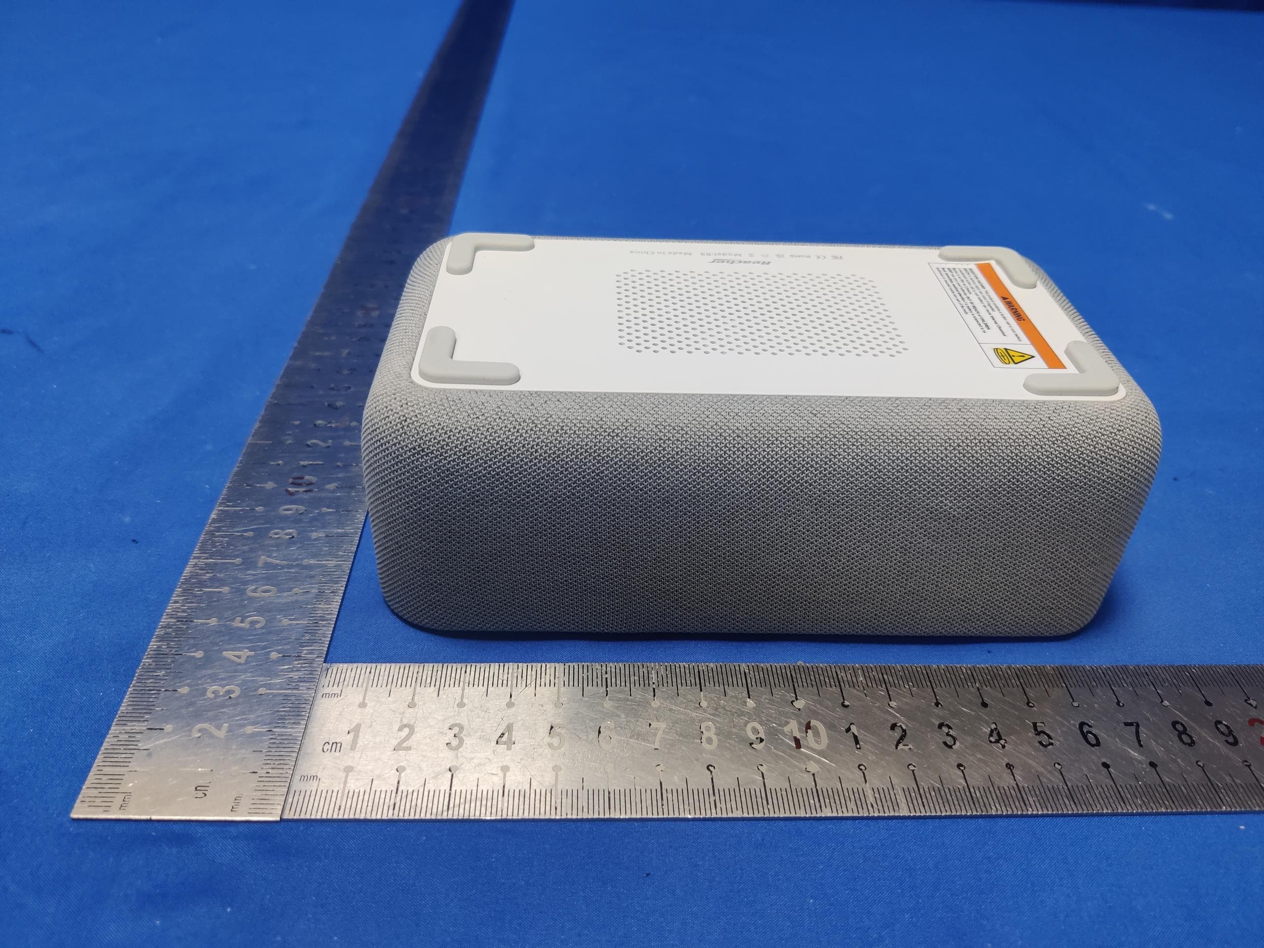 Wireless Charging Sound Machine - FCC ID 2BHLT-R9 - KERCHAN TECHNOLOGY GROUP LIMITED (2)