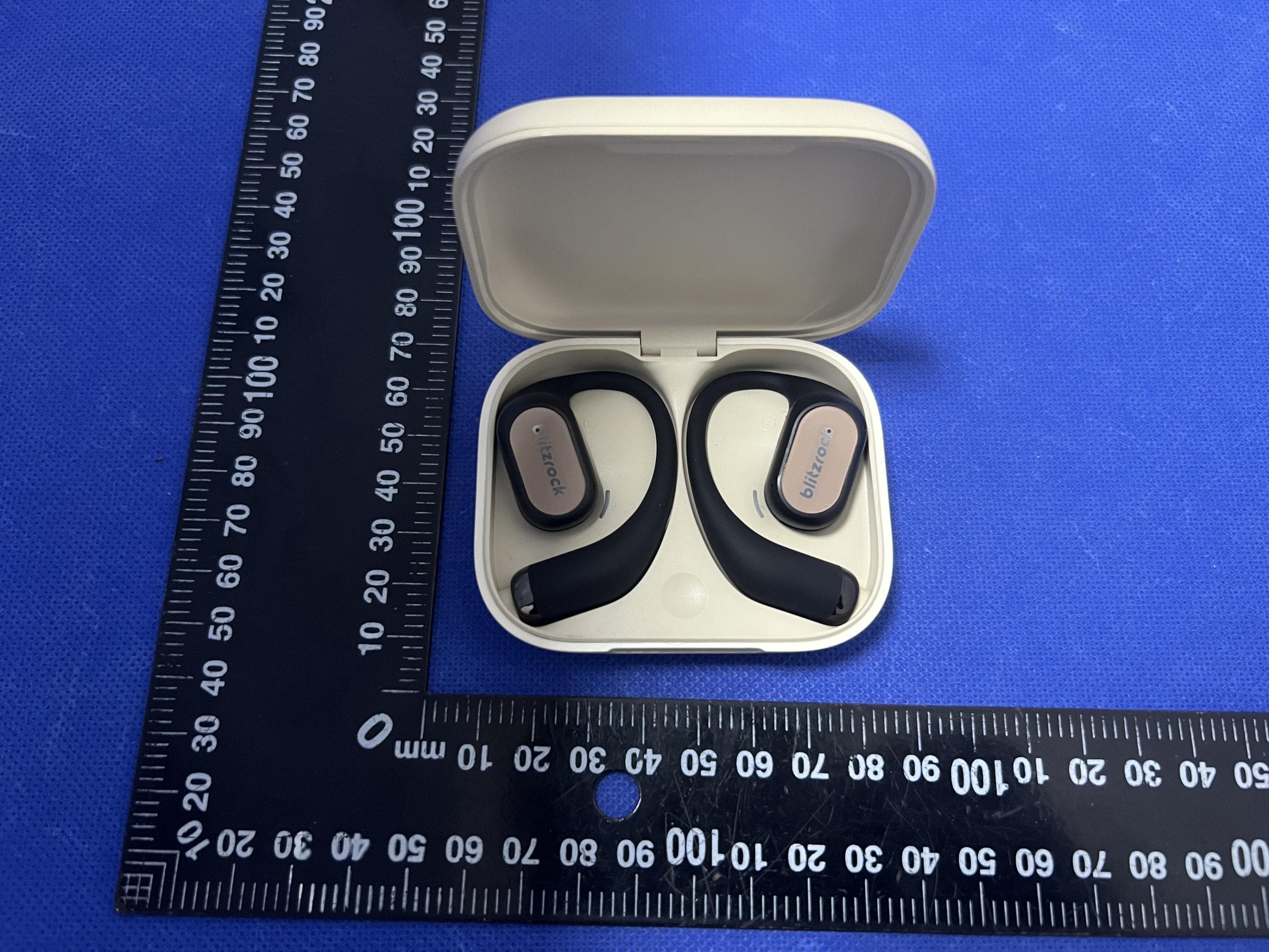 Bluetooth headset - FCC ID 2BHMQ-CT3PRO - Shenzhen Xianing Technology Co., Ltd (4)