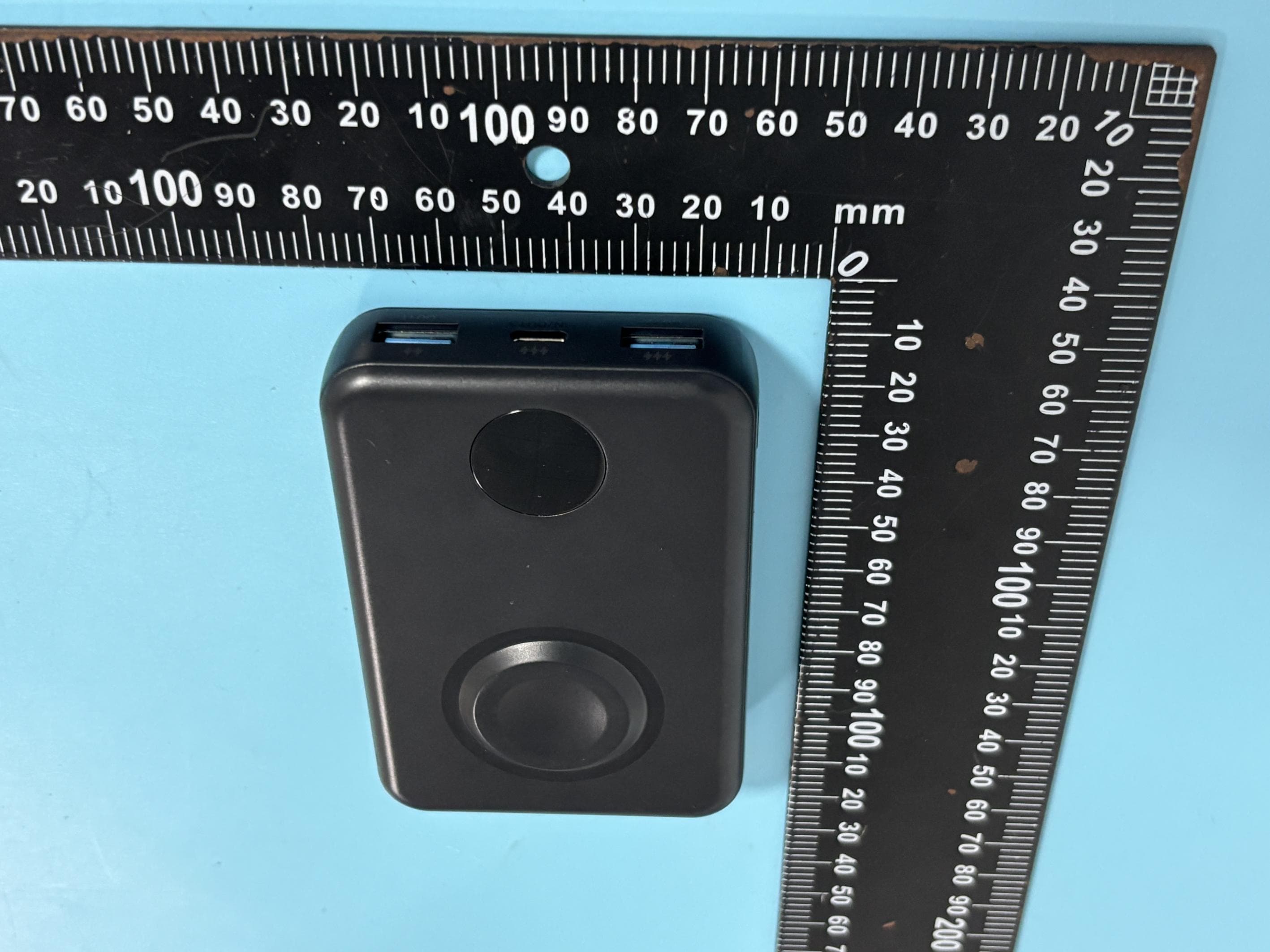 PORTABLE CHARGER - FCC ID 2BHSA-P3 - Shenzhen Yingchen technology Co., LTD