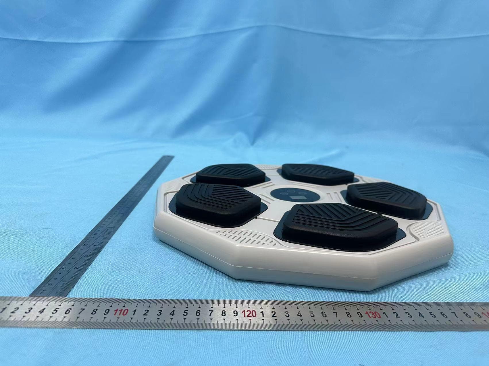 Boxing target with Bluetooth - FCC ID 2BHSL-QJB-5 - Yongkang Yutao recreation products co., ltd (3)