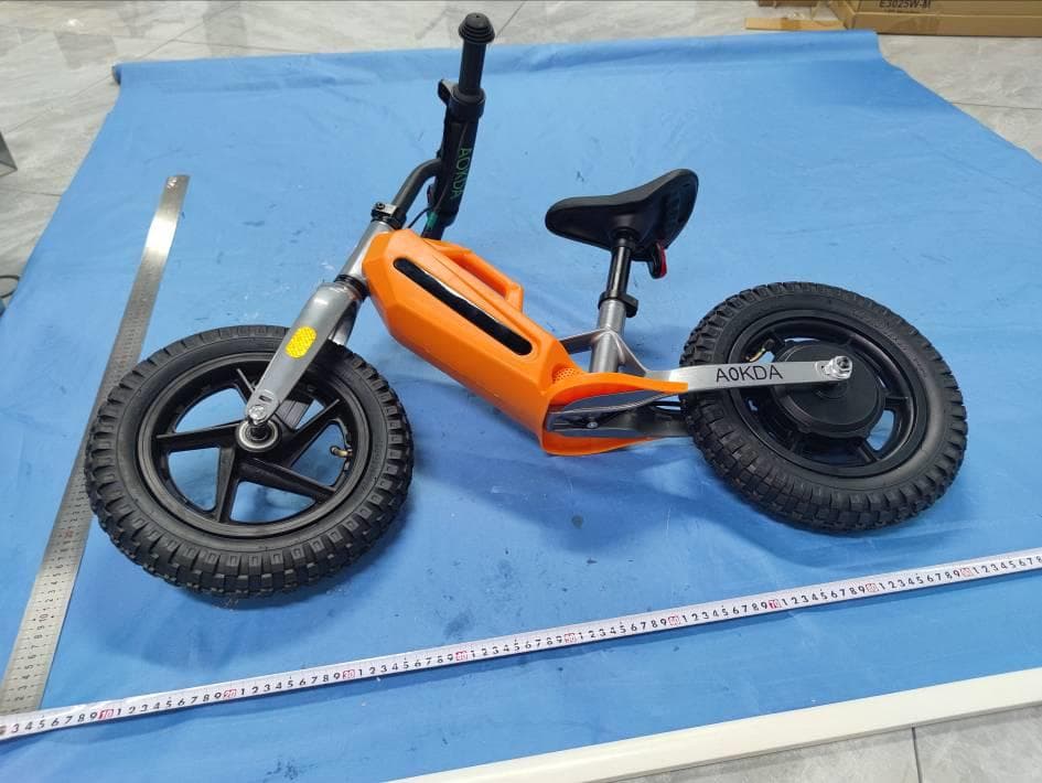 Electric Balance Bike - FCC ID 2BHSU-AO-K8 - YongKang Sumeide Industry And Trade Co.,Ltd (2)