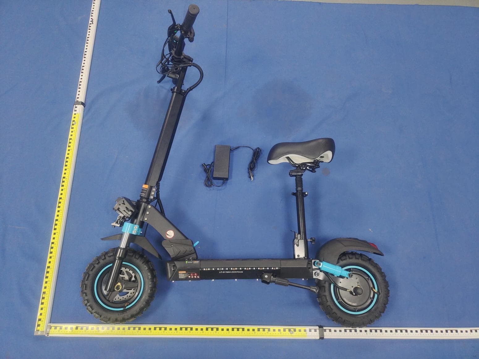 electric scooter - FCC ID 2BHSU-S6 - YongKang Sumeide Industry And Trade Co.,Ltd (4)
