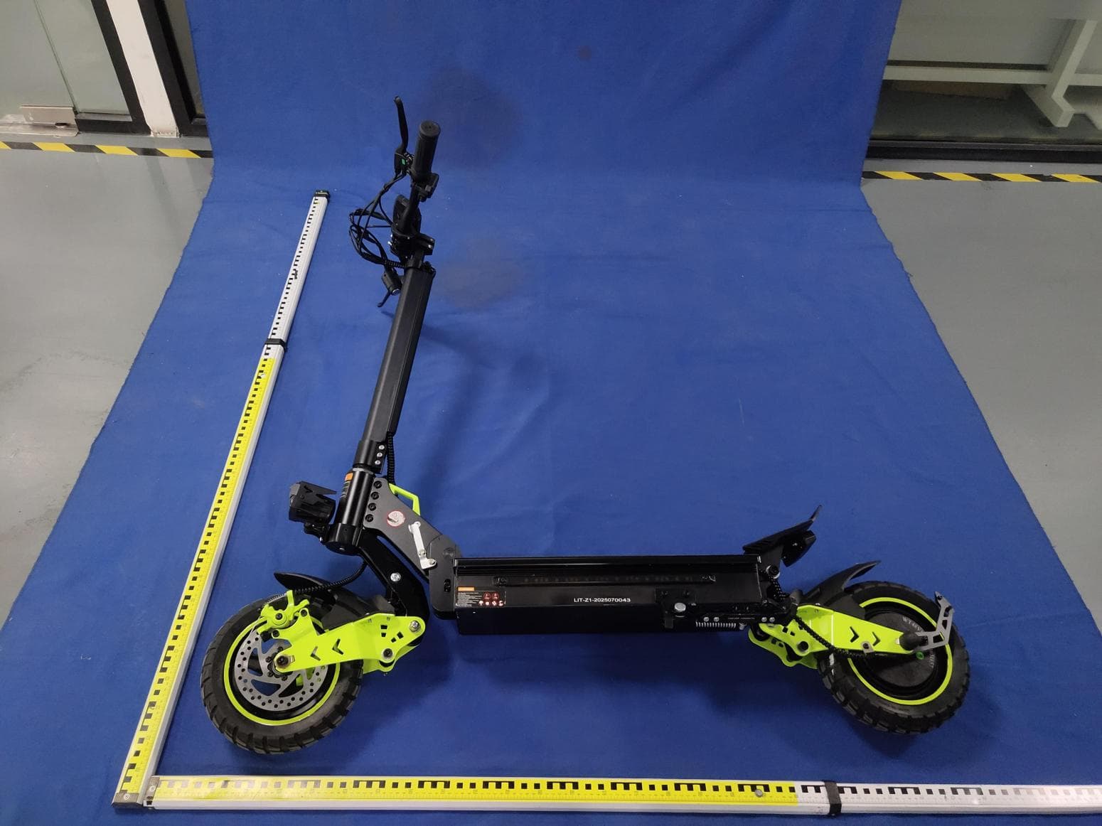 electric scooter - FCC ID 2BHSU-Z1 - YongKang Sumeide Industry And Trade Co.,Ltd (5)