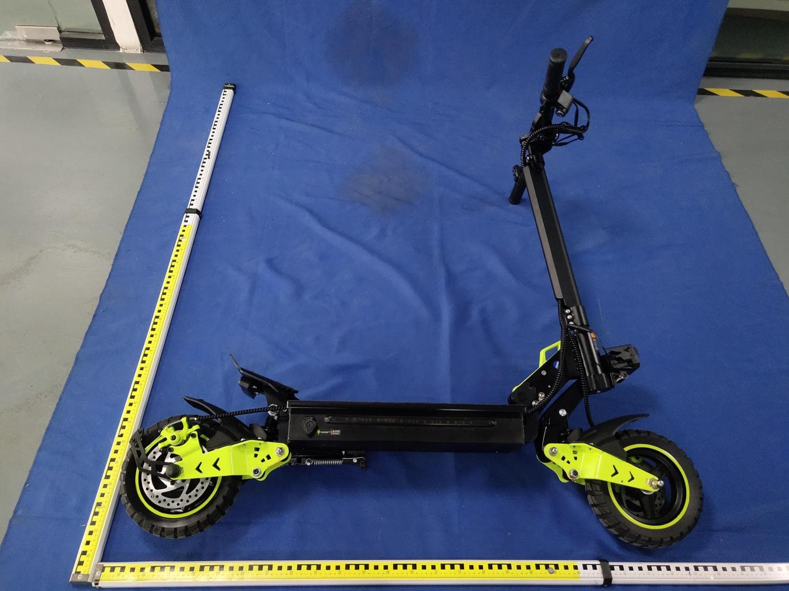 electric scooter - FCC ID 2BHSU-Z1 - YongKang Sumeide Industry And Trade Co.,Ltd