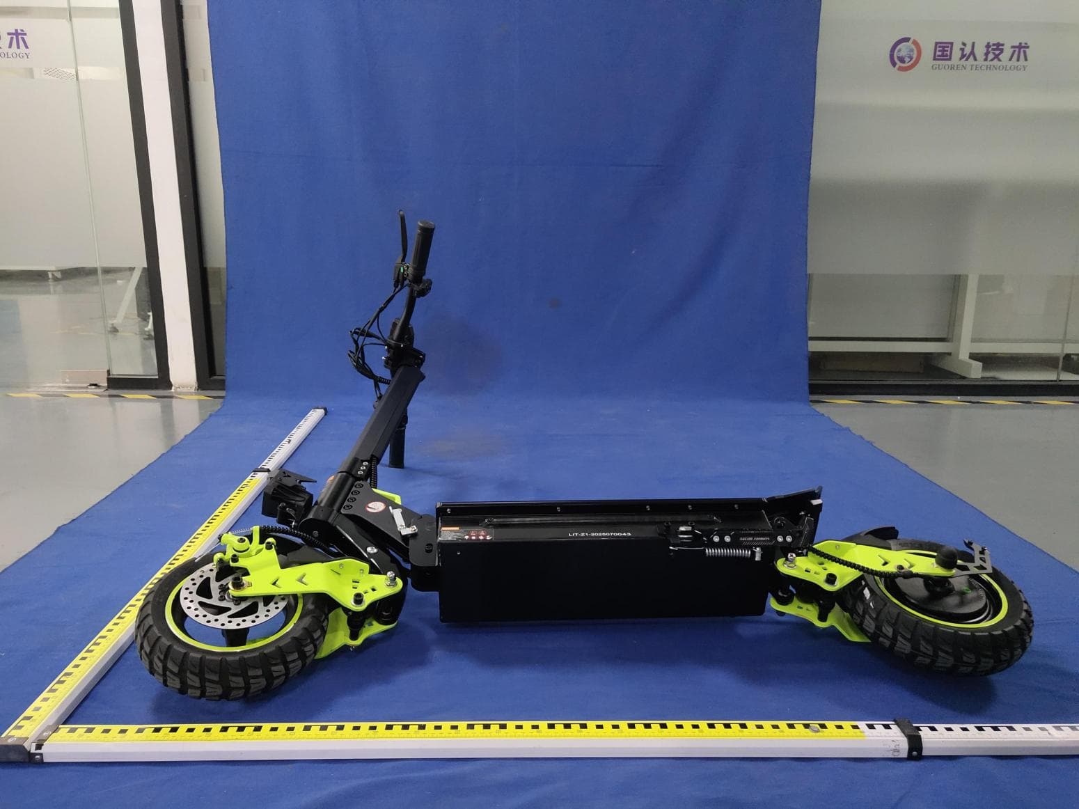 electric scooter - FCC ID 2BHSU-Z1 - YongKang Sumeide Industry And Trade Co.,Ltd (3)