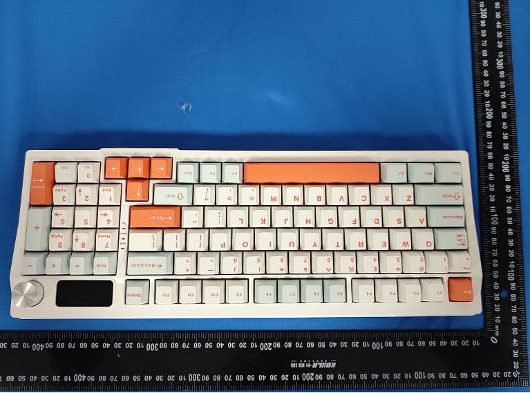 Mechanical keyboard - FCC ID 2BHTK-K-1 - Shenzhen Kaideruisa Technology Co.,Ltd (2)