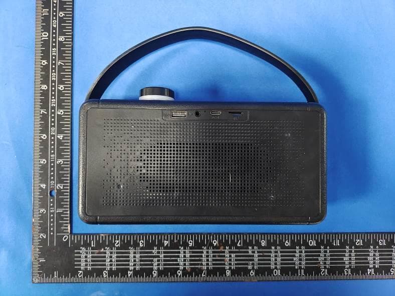 Bluetooth Speaker - FCC ID 2BHVP-MI-BT135 - ICER Technology Co., Limited. (3)