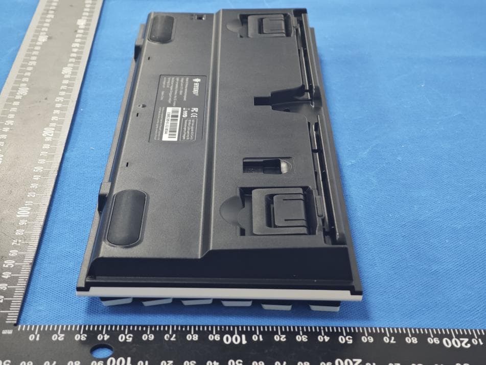 X3 WIRELESS MECHANICAL KEYBOARD - FCC ID 2BHVQ-X3 - Hexgears (Shenzhen) Technology Co.,Ltd (4)