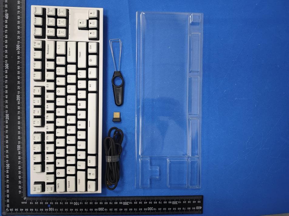 X3 WIRELESS MECHANICAL KEYBOARD - FCC ID 2BHVQ-X3 - Hexgears (Shenzhen) Technology Co.,Ltd (2)