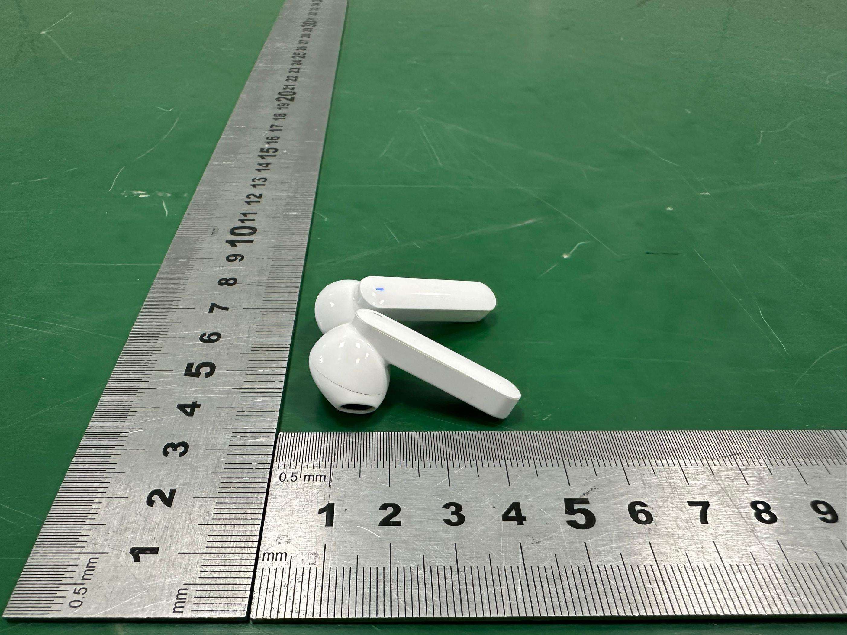Wireless headphone case - FCC ID 2BHX4-KE-001 - Shenzhen Moqi Technology Co., Ltd. (3)