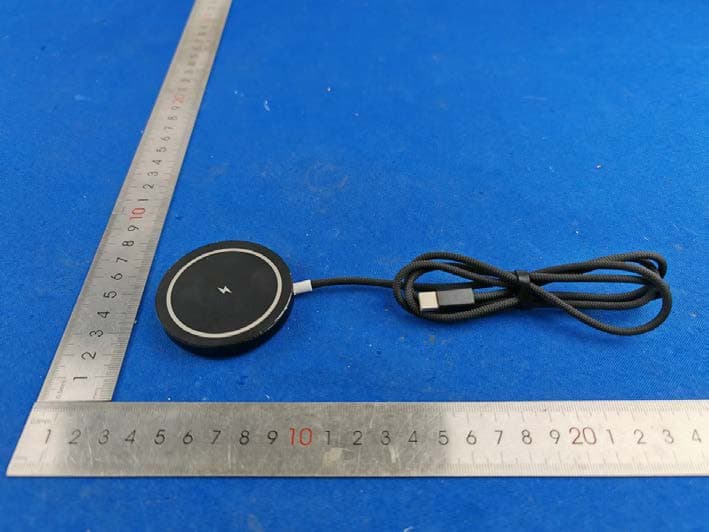 Wireless Charger - FCC ID 2BHXR-YMX-WR01 - Shenzhen Yimeixin Electronics Co., LTD (4)
