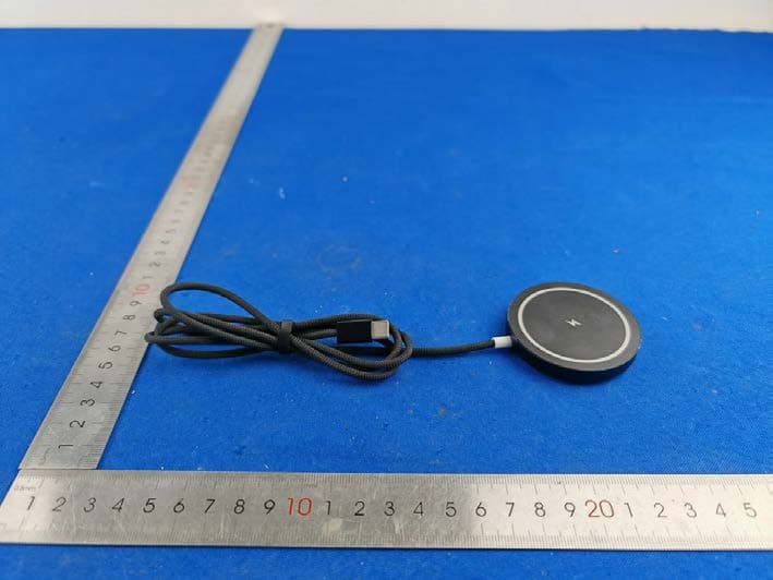 Wireless Charger - FCC ID 2BHXR-YMX-WR01 - Shenzhen Yimeixin Electronics Co., LTD (5)