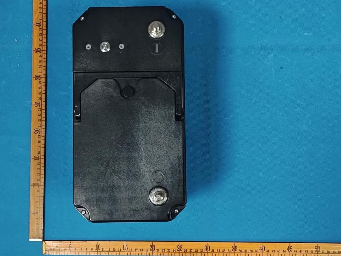 12V 120Ah Dual PurposeLiFePO4 Battery - FCC ID 2BK2T-L120 - Jiangsu Eureka New Energy Technology Co., Ltd (2)