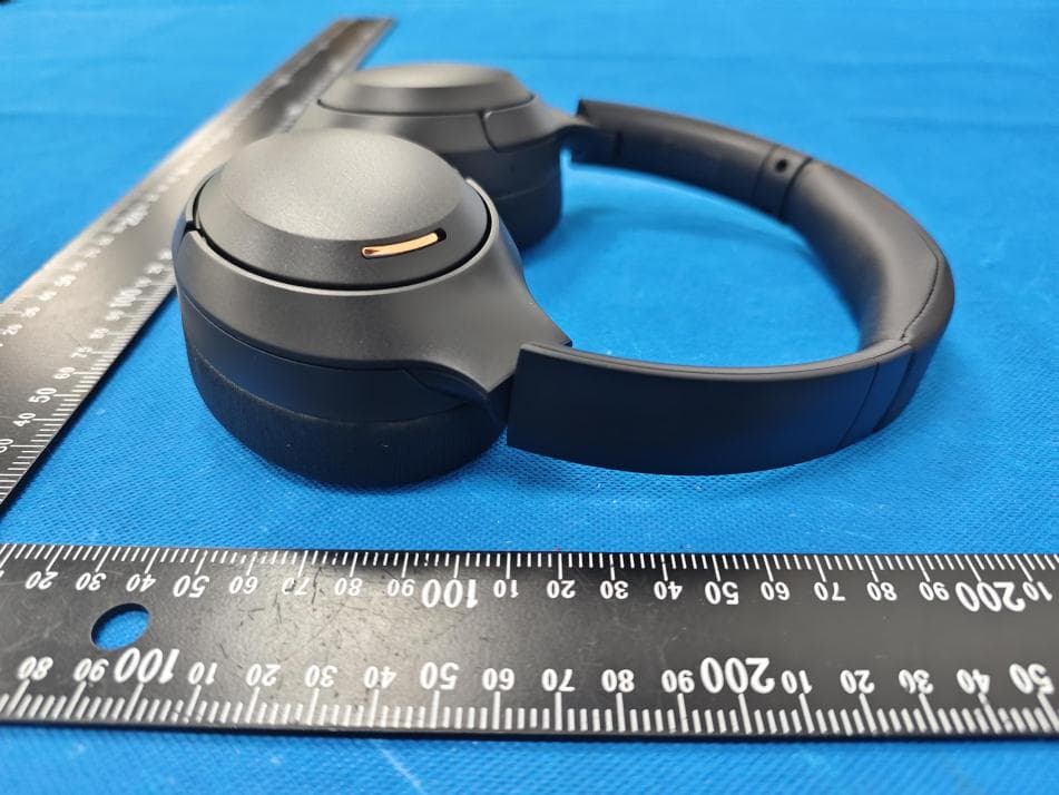 Bluetooth headset - FCC ID 2BK3J-LC-30 - Beijing Hongsheng Technology Co. , Ltd. (5)