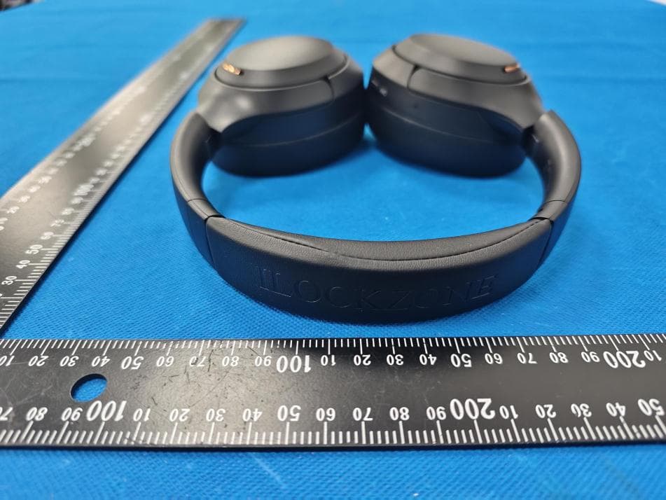 Bluetooth headset - FCC ID 2BK3J-LC-30 - Beijing Hongsheng Technology Co. , Ltd. (4)