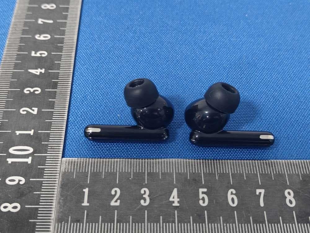 True wireless earphones - FCC ID 2BK8D-SPL - Shenzhen KunHong Building Materials Co., Ltd. (4)