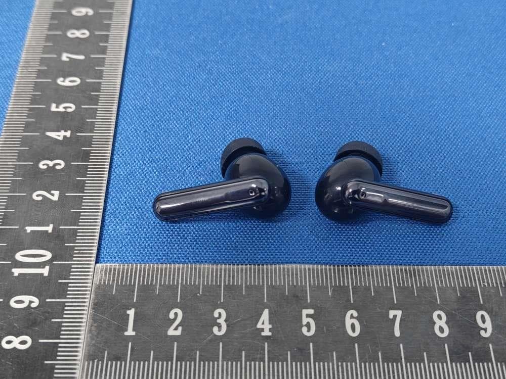 True wireless earphones - FCC ID 2BK8D-SPL - Shenzhen KunHong Building Materials Co., Ltd. (2)