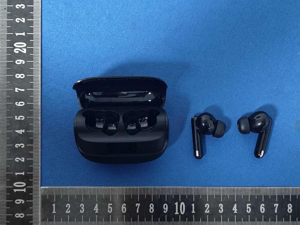 True wireless earphones - FCC ID 2BK8D-SPL - Shenzhen KunHong Building Materials Co., Ltd.