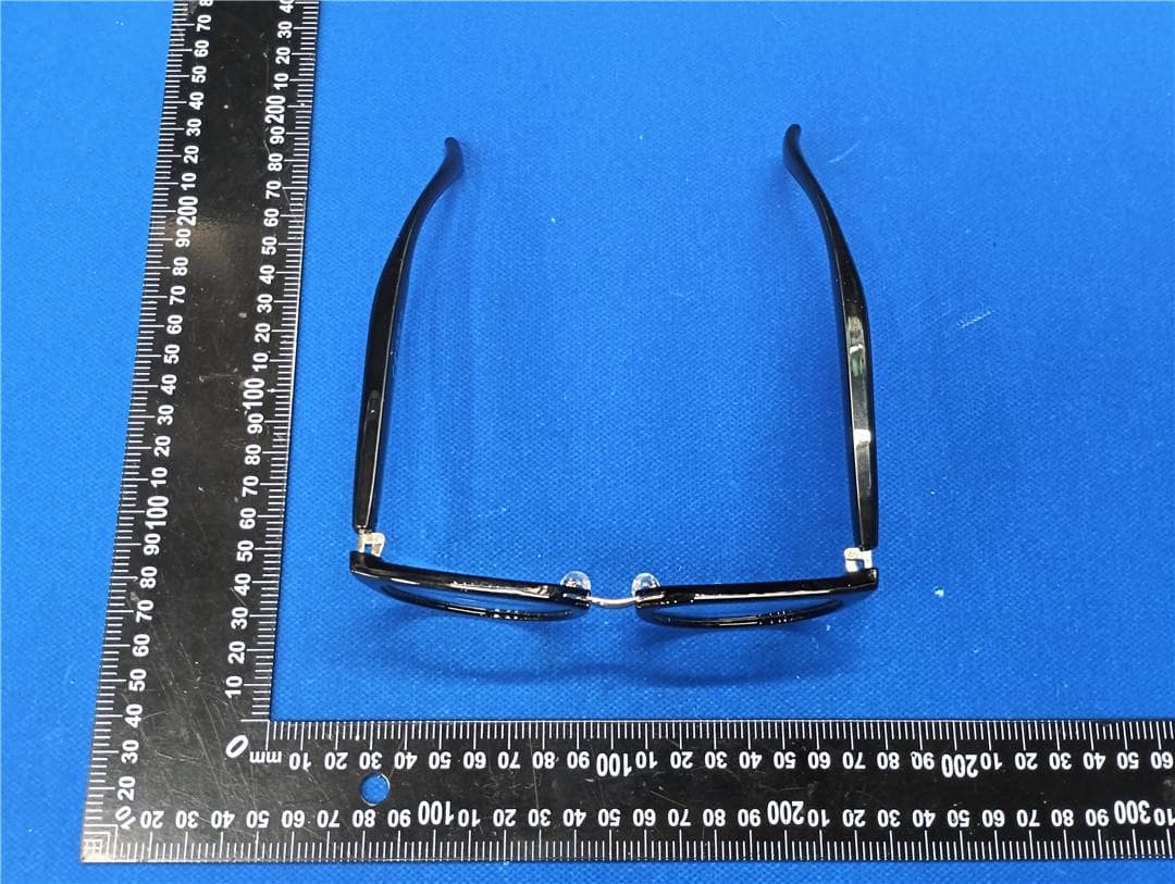 True Wireless Glasses - FCC ID 2BK8J-S8PRO - Shanghai WeihonghangCulture Communication Co., Ltd. (2)