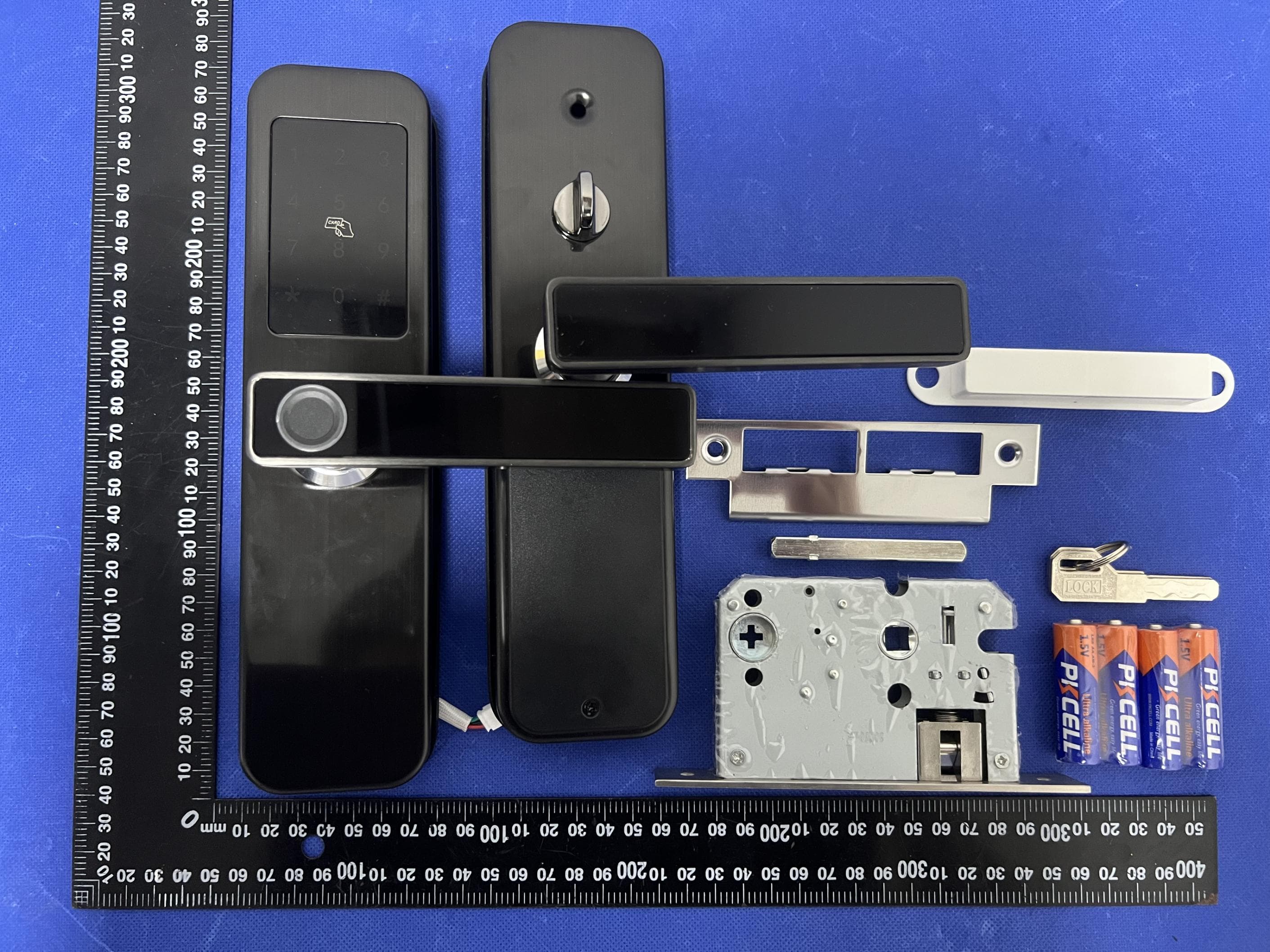 Smart Lock - FCC ID 2BK9E-2058ZM - Shenzhen Cardoria Technology Co.,Ltd