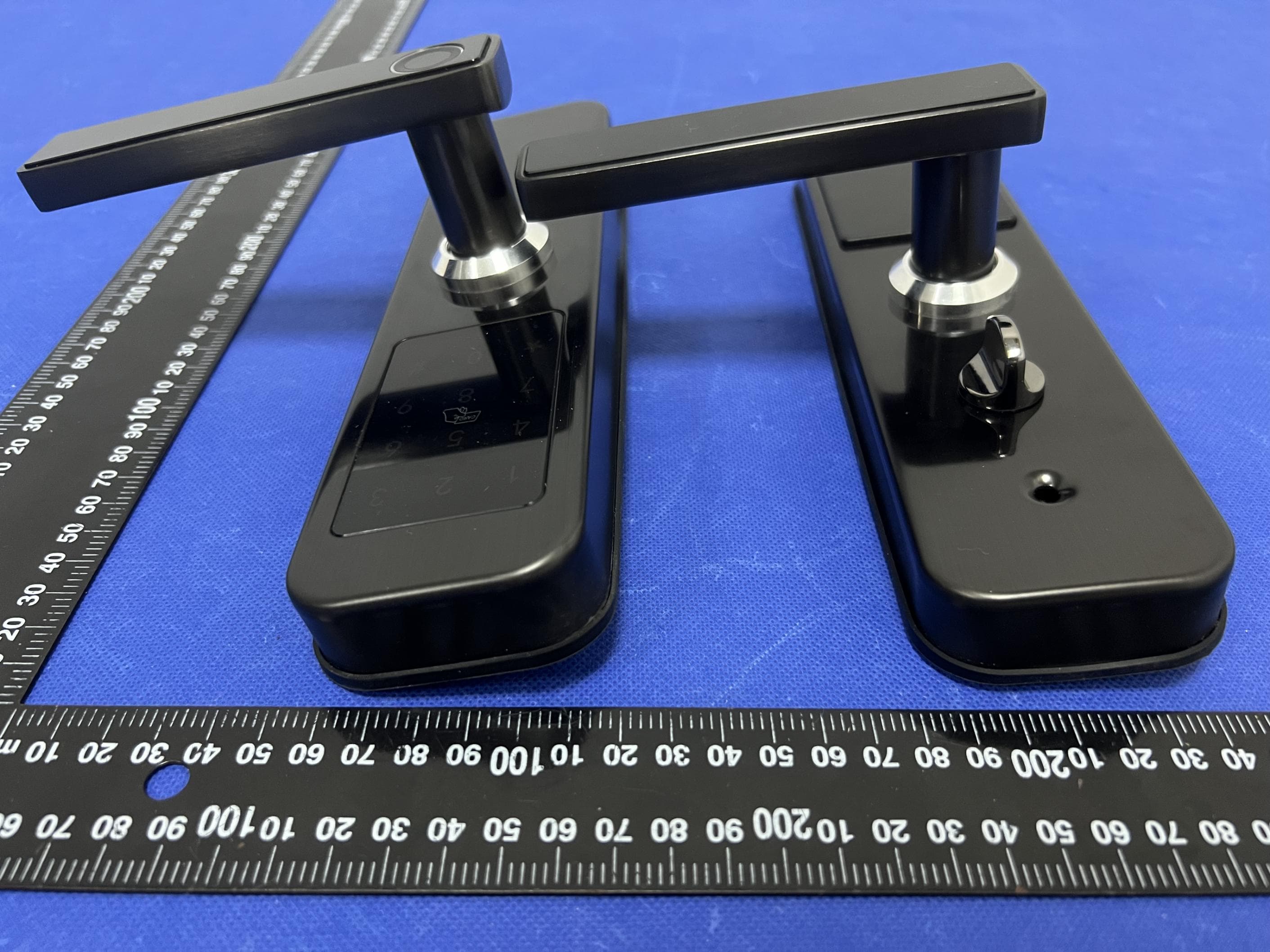 Smart Lock - FCC ID 2BK9E-2058ZM - Shenzhen Cardoria Technology Co.,Ltd (5)