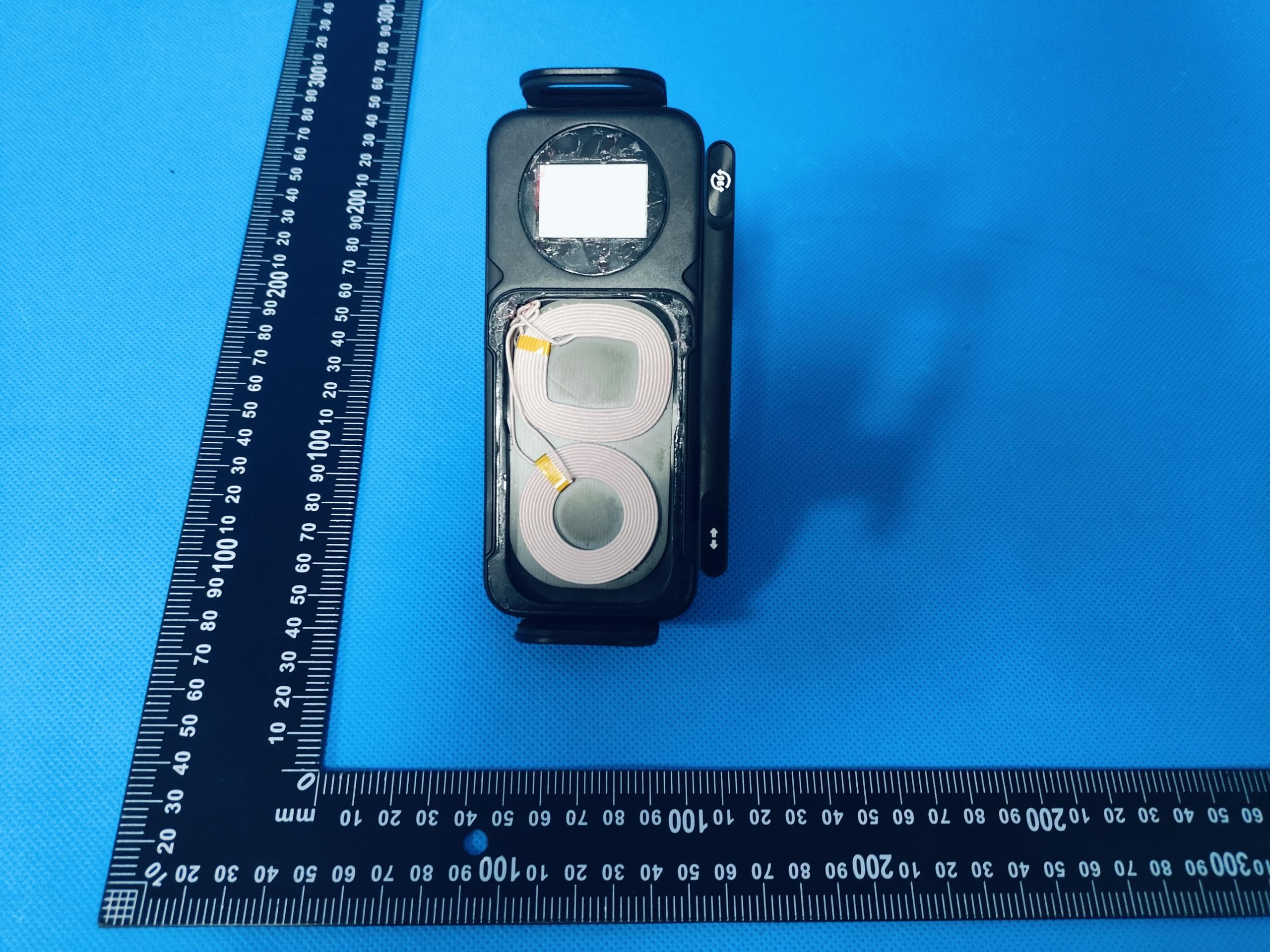Folding And Rotating Car Mount - FCC ID 2BKAR-X01 - Shenzhen Meiwang Auto Part Co., Ltd (4)