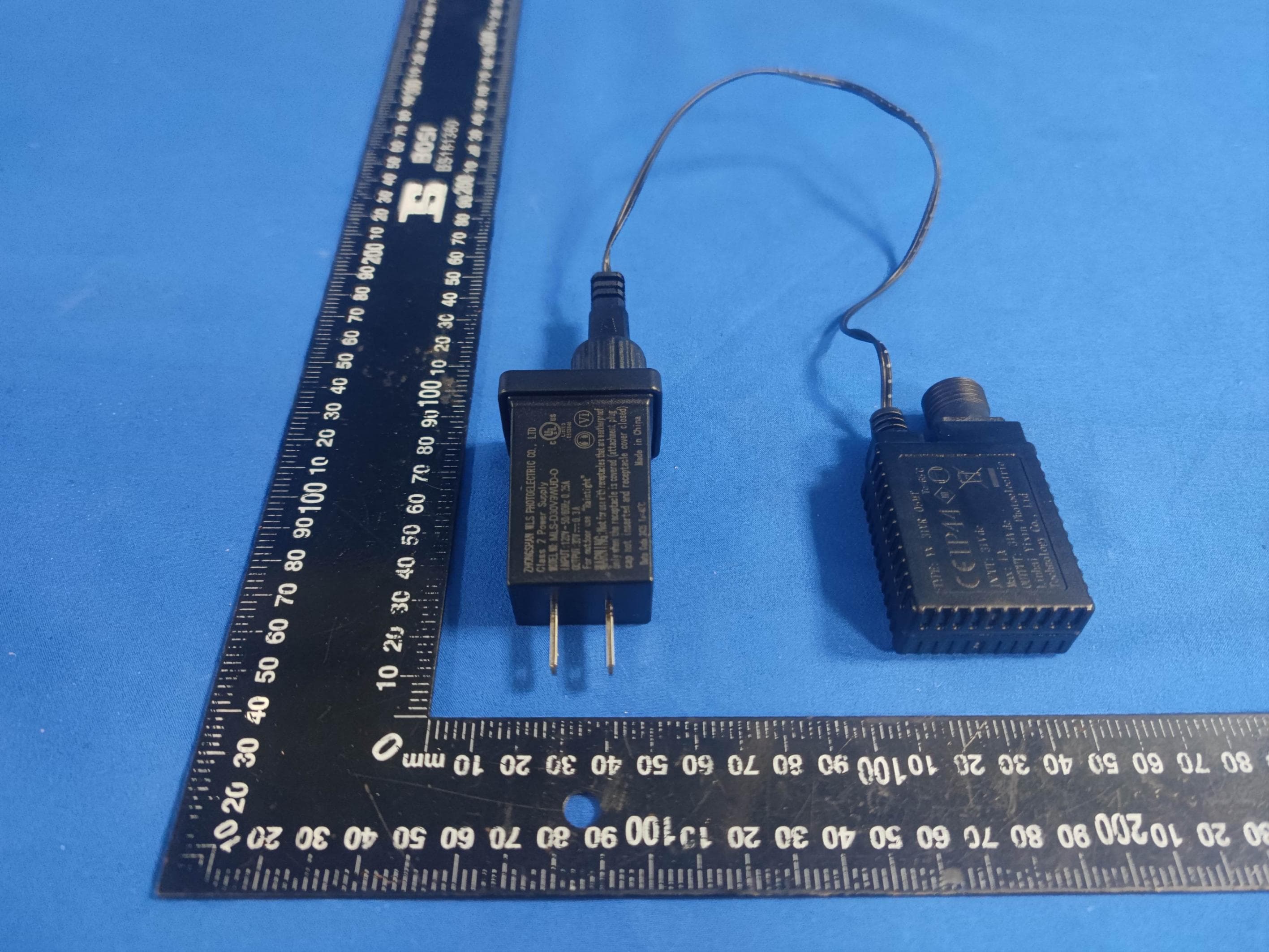 Decorative light - FCC ID 2BKBG-SJDHAZ030 - Taizhou Songjie lighting Co.,LTD (3)