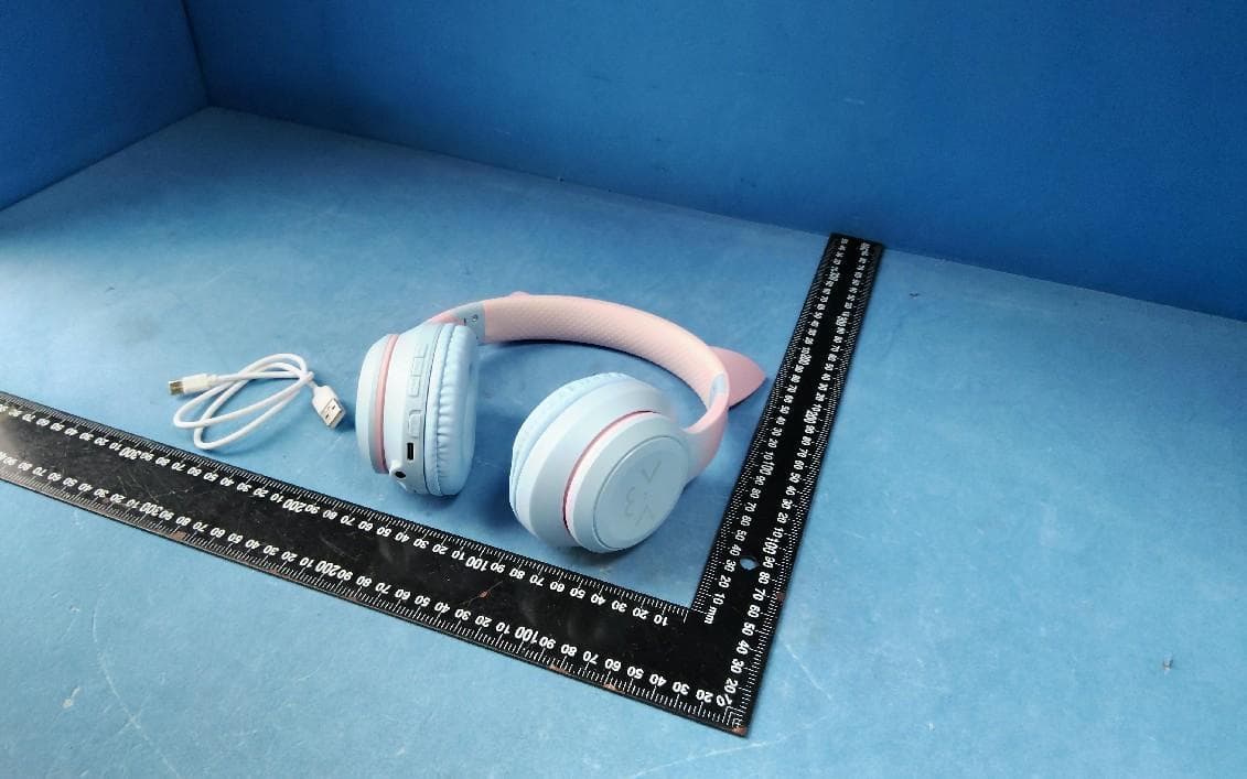Bluetooth headset - FCC ID 2BKDO-JST-BT035C - Shantou City Chaoyang District Gu Rao Jia Shengtai electronics factory (5)