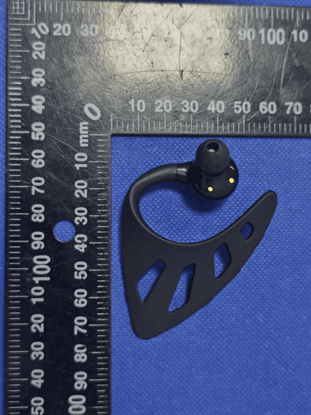 TWS Wireless Bluetooth headset - FCC ID 2BKFS-ZW-T33 - Zhongshan TODO Technology Co.,ltd (5)