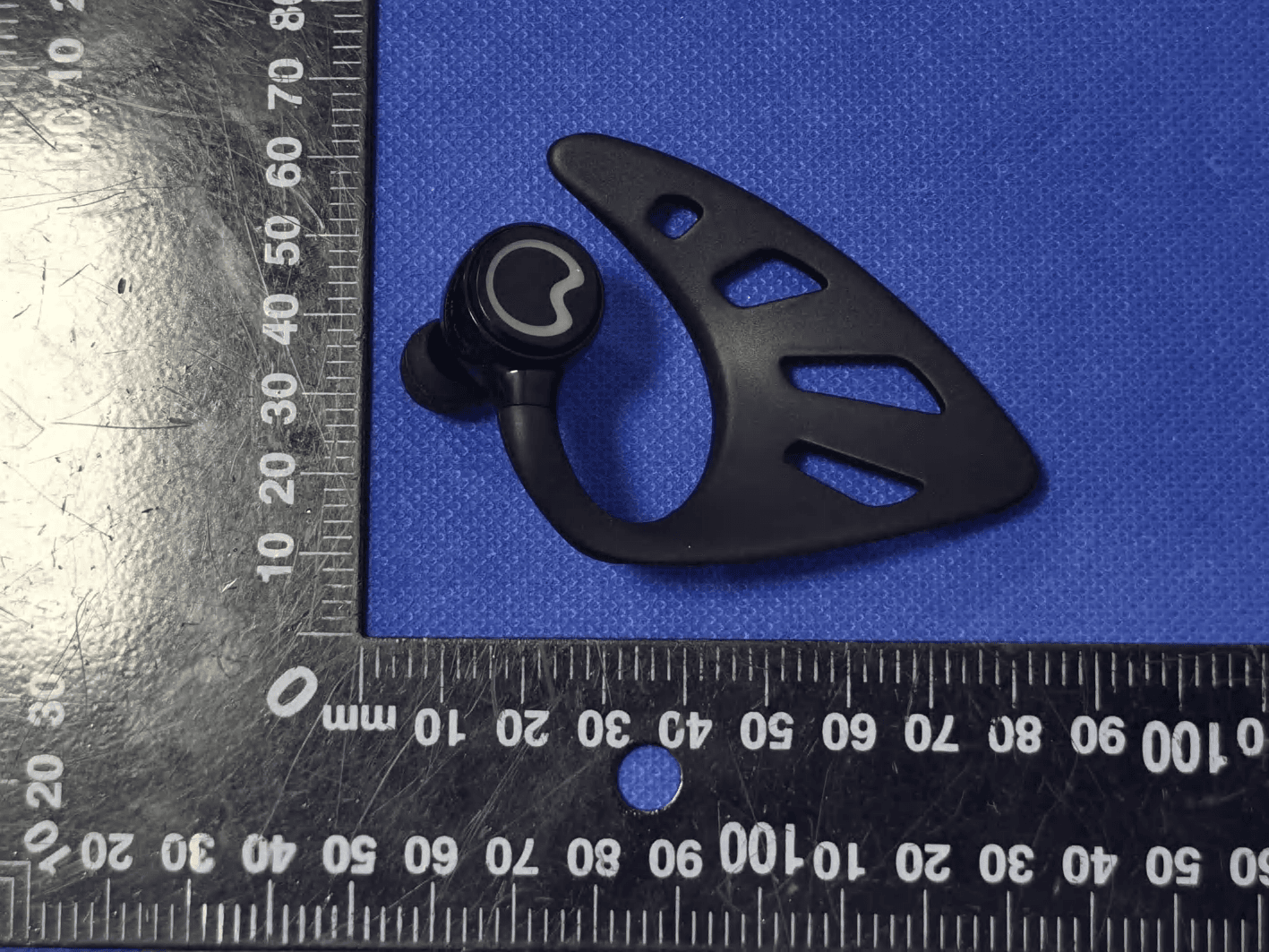 TWS Wireless Bluetooth headset - FCC ID 2BKFS-ZW-T33 - Zhongshan TODO Technology Co.,ltd (2)