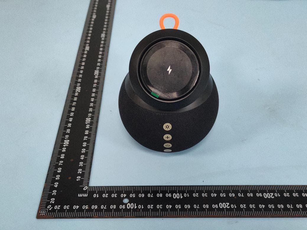 Speaker Wireless Charger - FCC ID 2BKMD-HT-571-2 - Shenzhen Haitao Technology Co.,Ltd. (2)