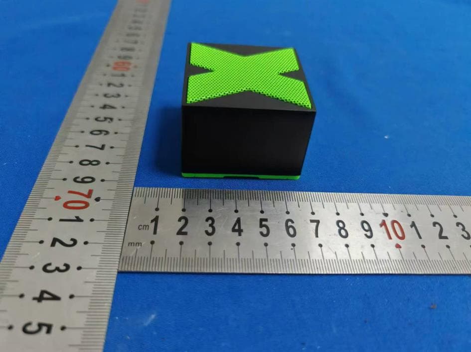 Convenient wireless Bluetooth speaker - FCC ID 2BKMU-X1 - shenzhenshiwanwuhuliumaoyiyouxiangongsi (5)
