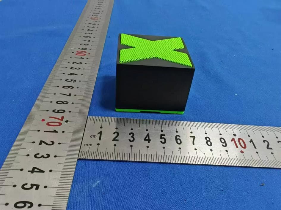 Convenient wireless Bluetooth speaker - FCC ID 2BKMU-X1 - shenzhenshiwanwuhuliumaoyiyouxiangongsi