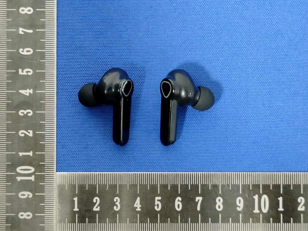 Bluetooth earphone - FCC ID 2BKOW-M19PRO - Shenzhen Hip Hop Superman Technology Co., Ltd (2)