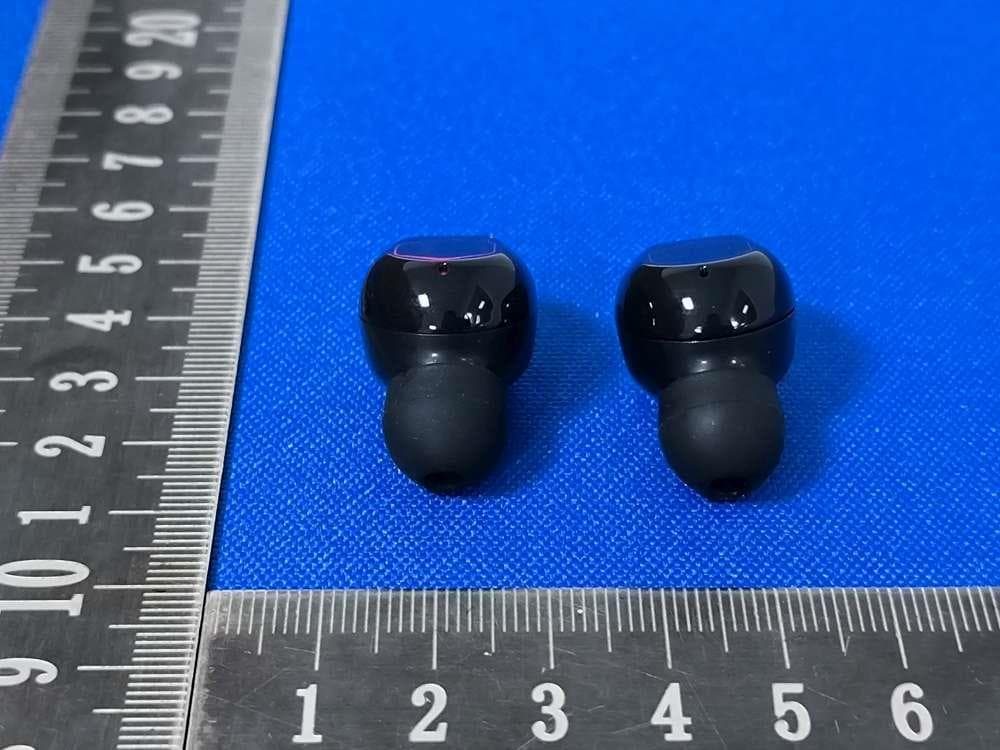 Bluetooth earphone - FCC ID 2BKOW-M48PRO - Shenzhen Hip Hop Superman Technology Co., Ltd (5)