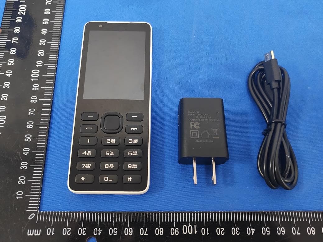 Mobile phone - FCC ID 2BKOZ-S7 - Pure Talk (2)