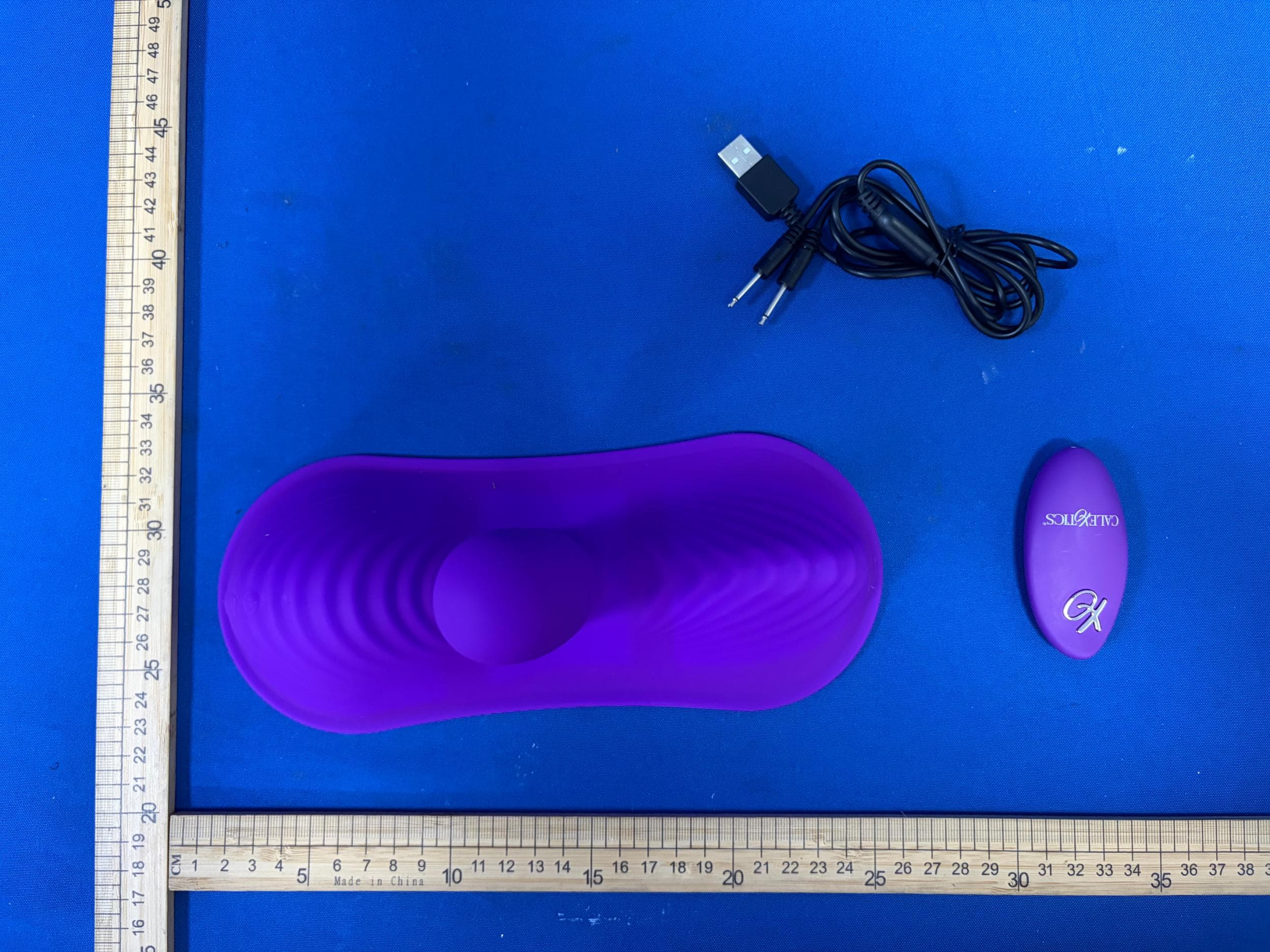 Triple Rider Remote Control Gyrating Rumbler - FCC ID 2BKPO-SE4300753 - California Exotic Novelties, LLC (3)
