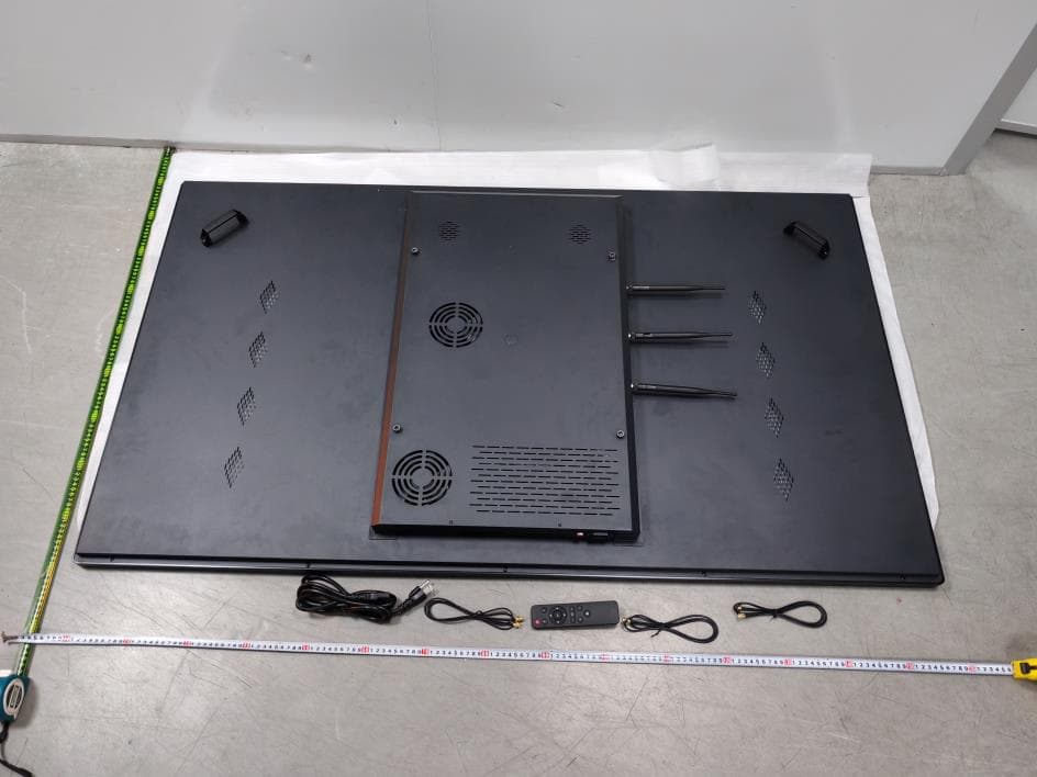 65 inch capacitive touch all-in-one machine - FCC ID 2BKR5-LE6510 - BBO Poker Tables (3)