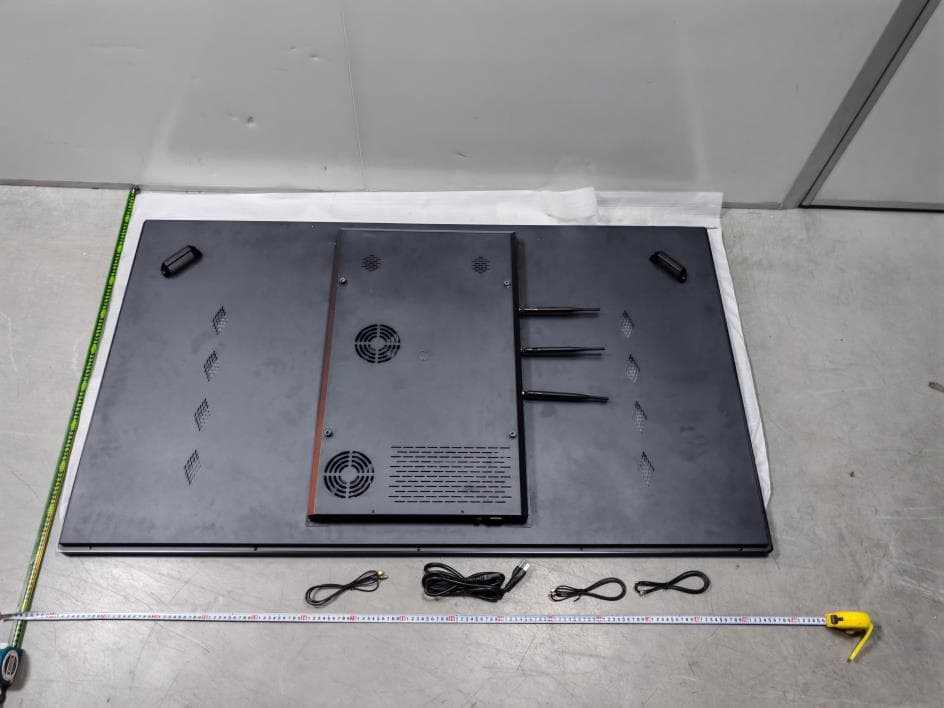 65 inch capacitive touch all-in-one machine - FCC ID 2BKR5-LE6510 - BBO Poker Tables (4)