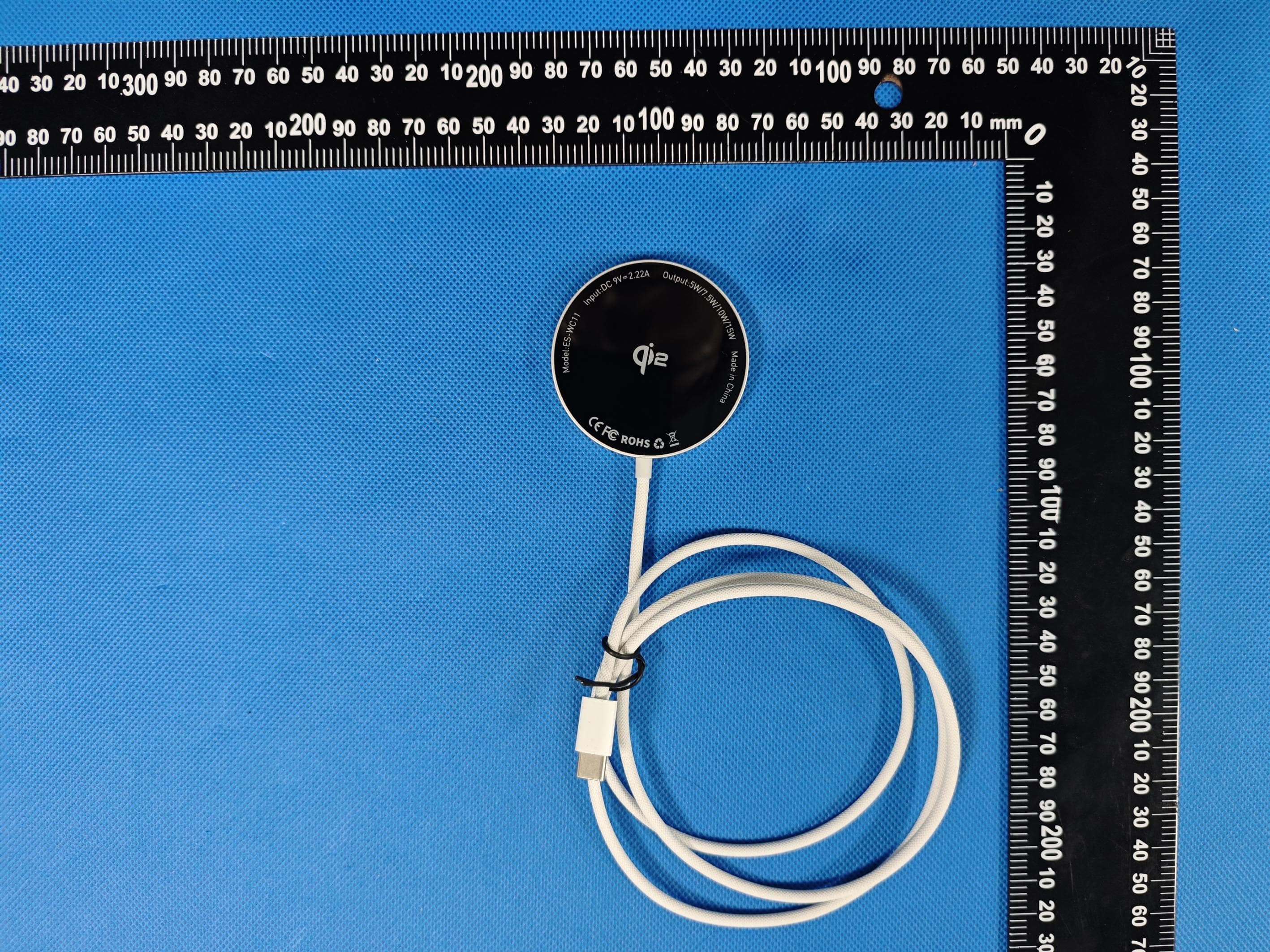 Magnetic wireless charger - FCC ID 2BKSO-ES-WC11 - Shenzhen Huachuangzhibo Technology Co, LTD
