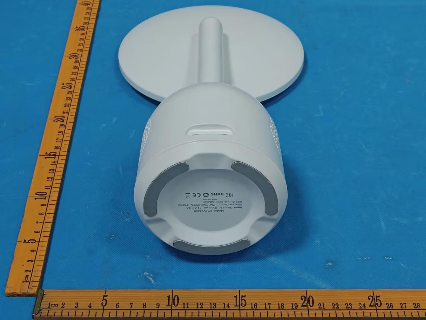 Makeup mirror with wireless charger - FCC ID 2BKTL-VANVSPK3 - SimplyTech Electronics, Inc. (3)