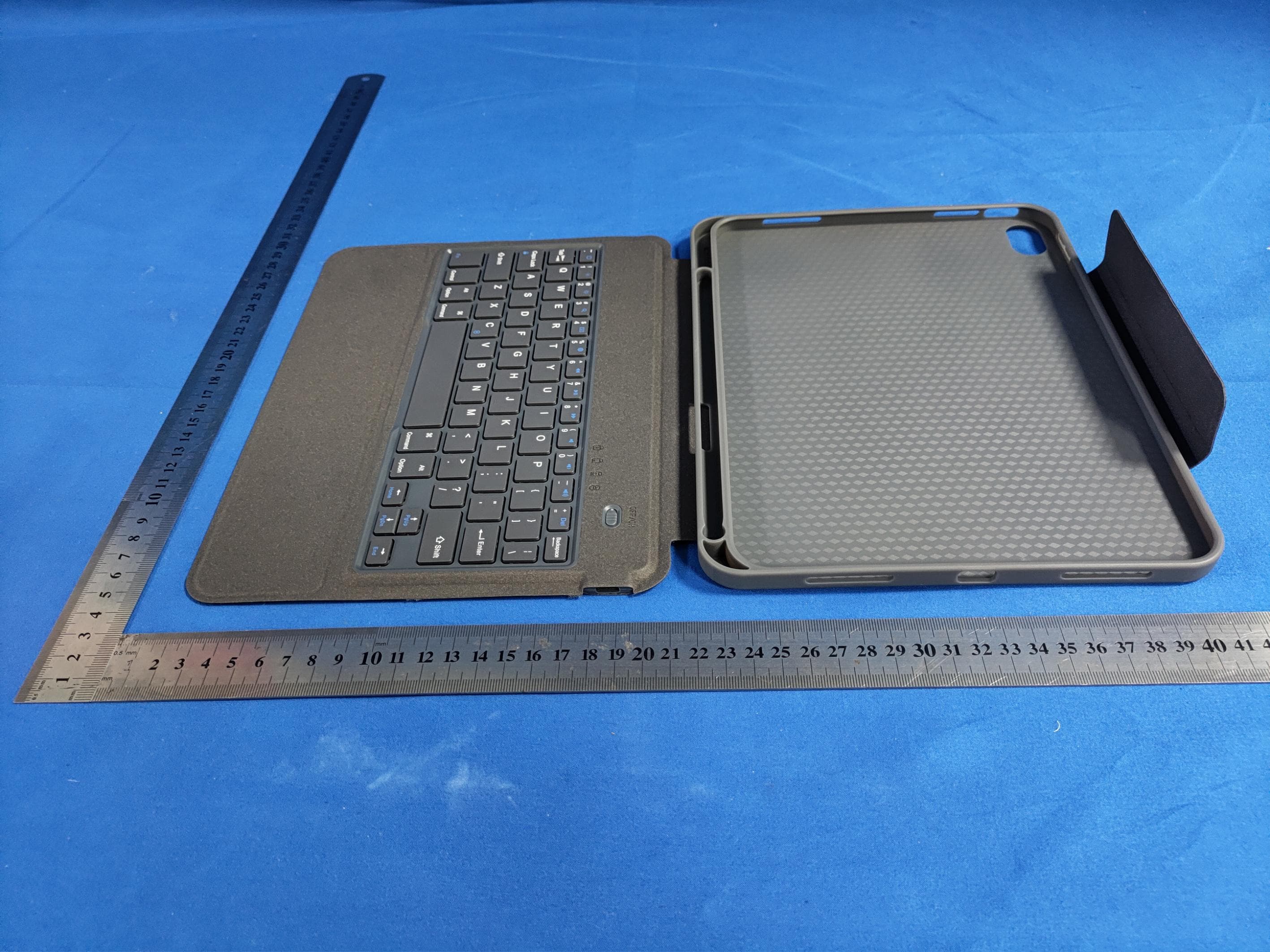 Slim keyboard 2 - FCC ID 2BKTN-902000106 - DEQSTER GmbH (3)