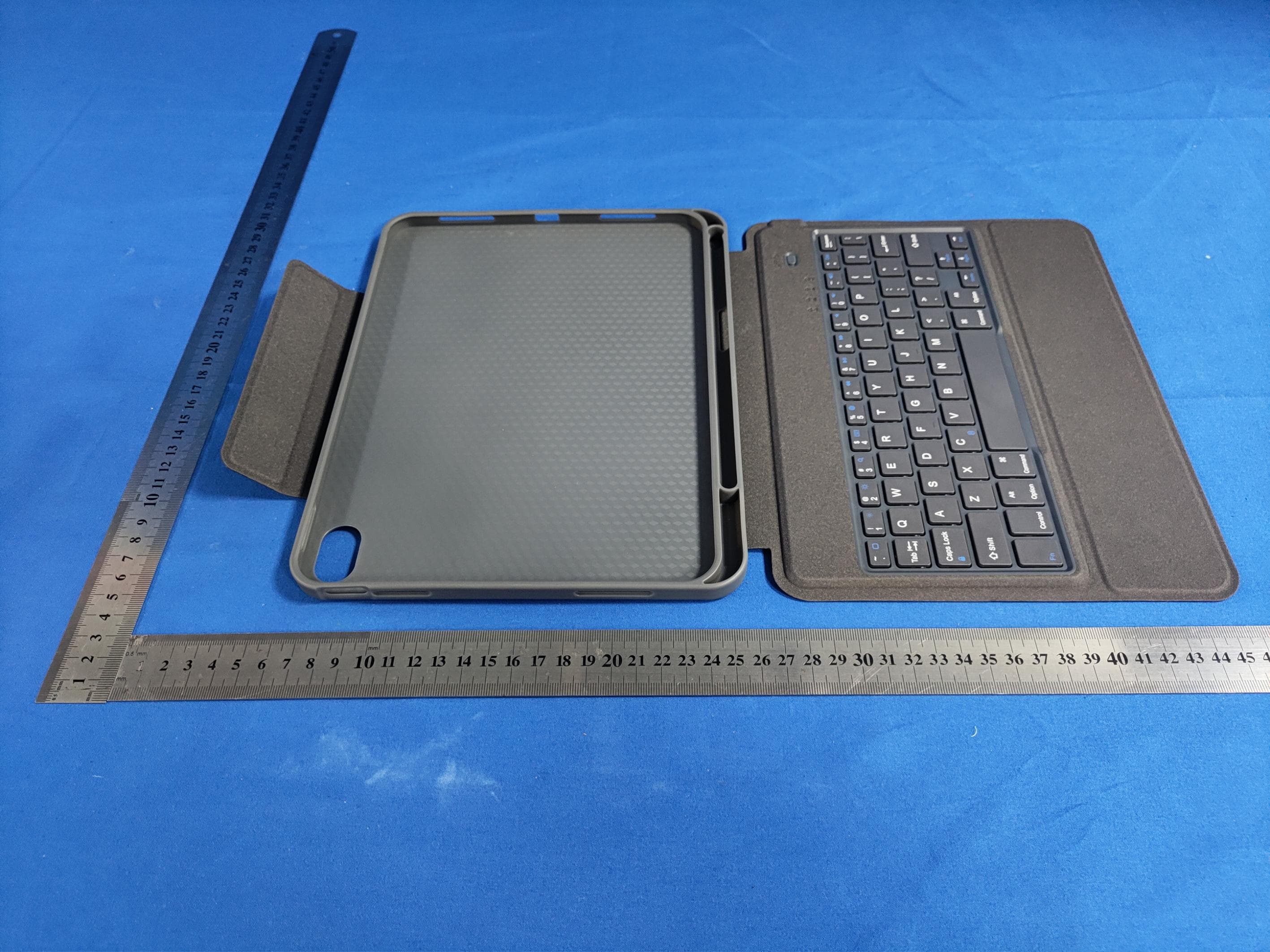 Slim keyboard 2 - FCC ID 2BKTN-902000106 - DEQSTER GmbH (4)