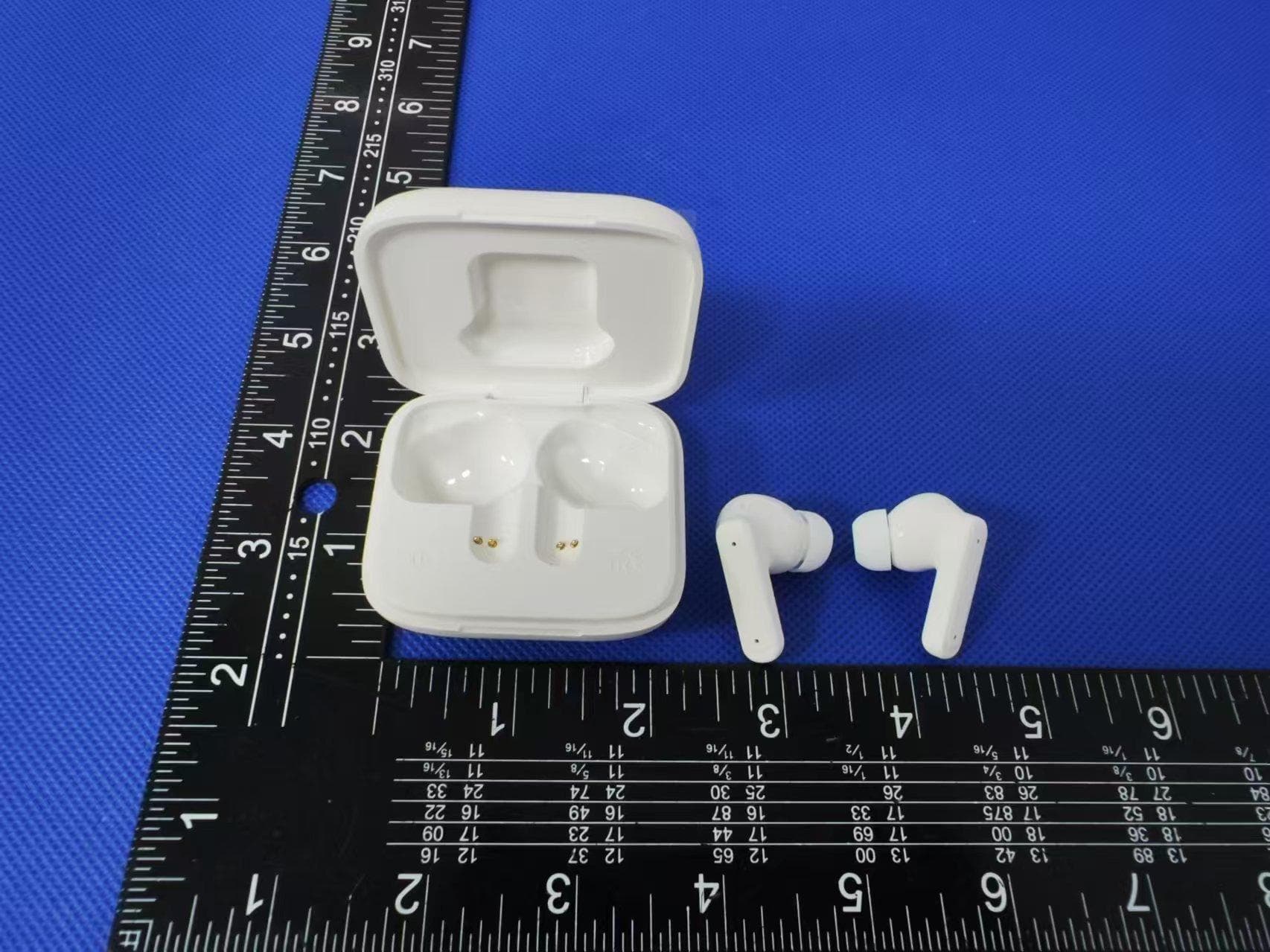 Bluetooth earphones - FCC ID 2BKXT-V10 - SHENZHEN YAOXINGGE TECHNOLOGY CO,LTD. (5)