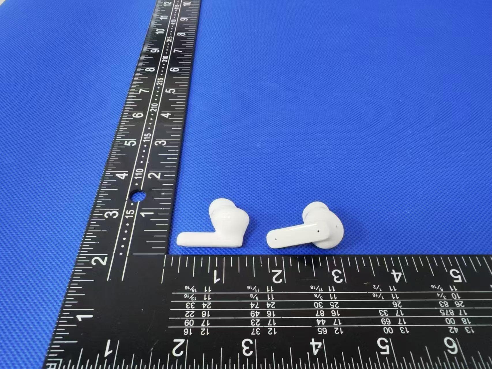 Bluetooth earphones - FCC ID 2BKXT-V10 - SHENZHEN YAOXINGGE TECHNOLOGY CO,LTD. (2)