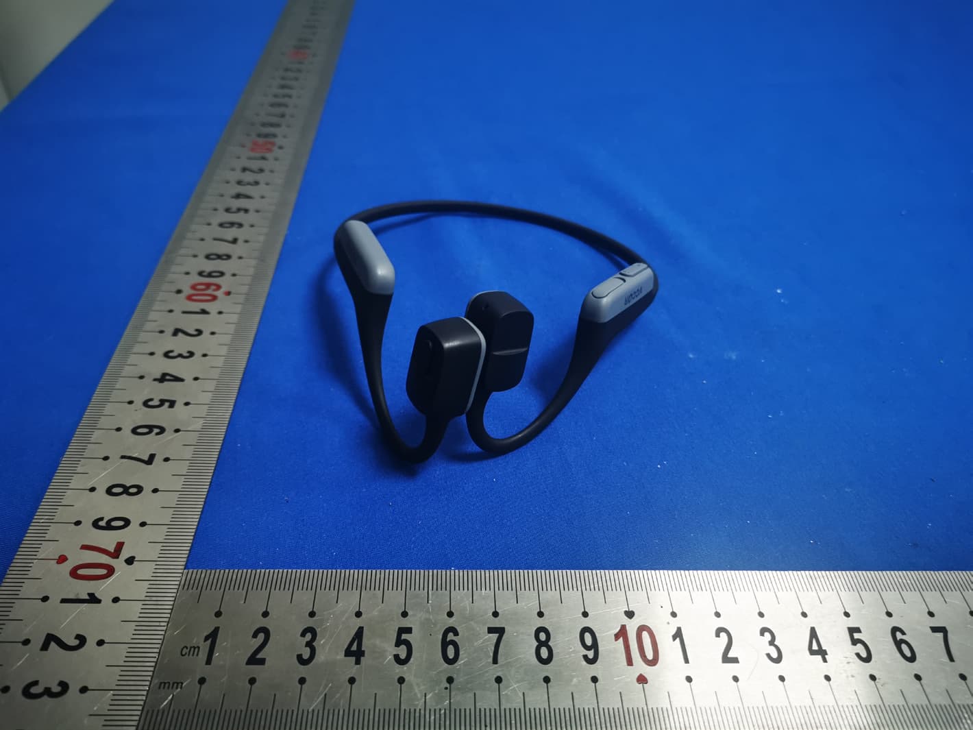 Bone Conduction Wireless Headphones - FCC ID 2BKXW-CY601 - Suzhou Denbom Electronic S&T Co.,Ltd (3)