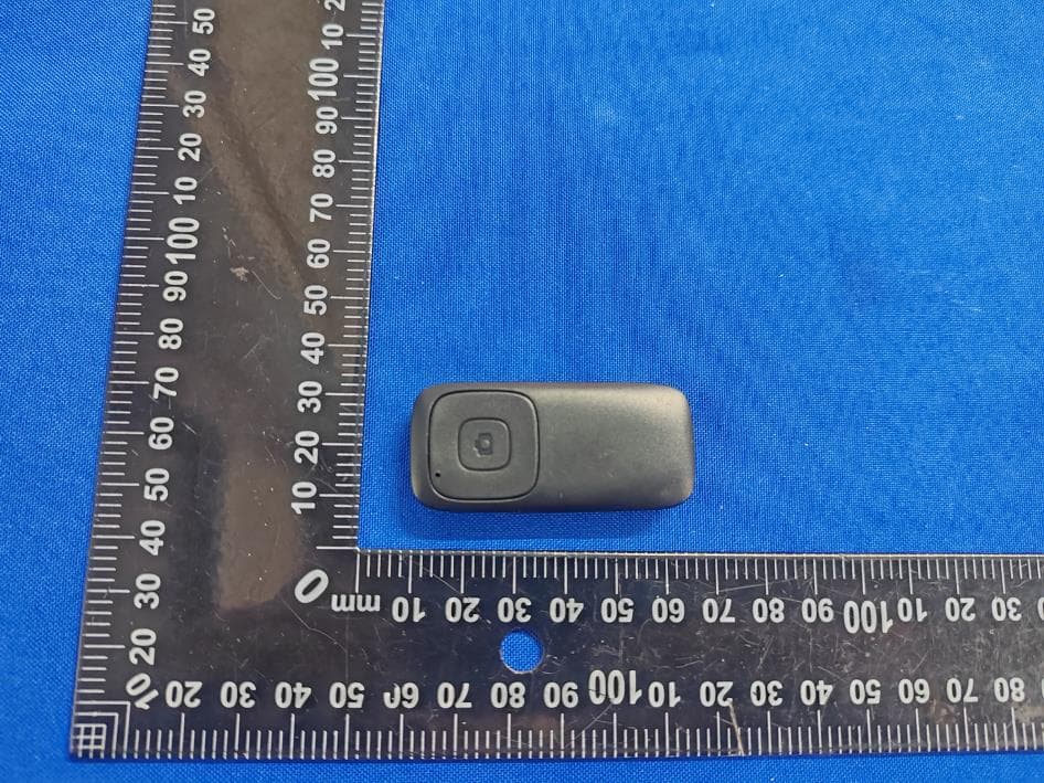 remote control - FCC ID 2BL38-A88-1 - Dongguan Diepin Technology Co.,Ltd. (2)